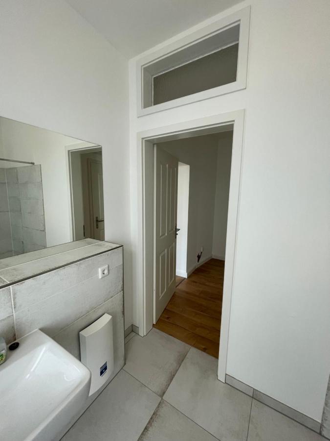 Boutique Hotel Pension Luisengruen Kueche 1Gbs Wlan Netflix Disney Magentatv Chemnitz Luaran gambar