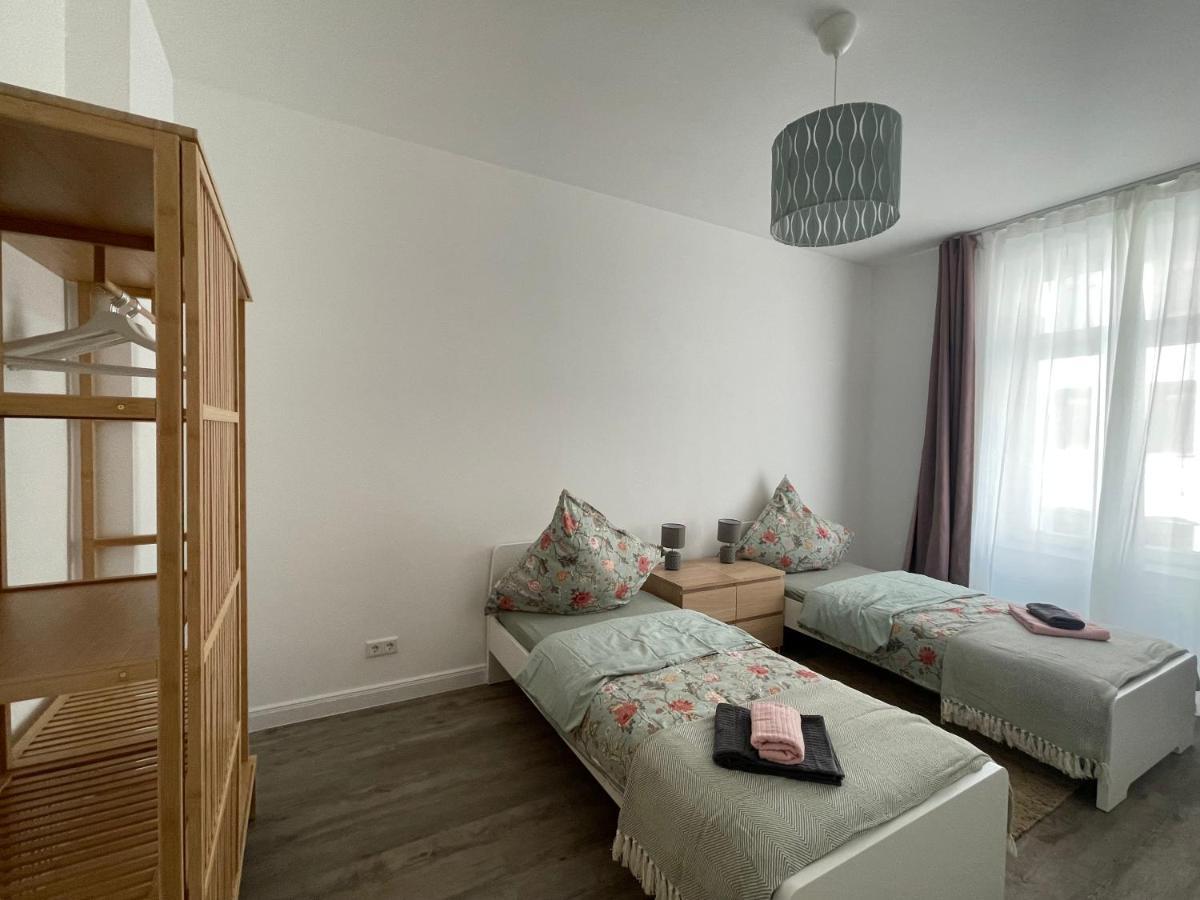 Boutique Hotel Pension Luisengruen Kueche 1Gbs Wlan Netflix Disney Magentatv Chemnitz Luaran gambar