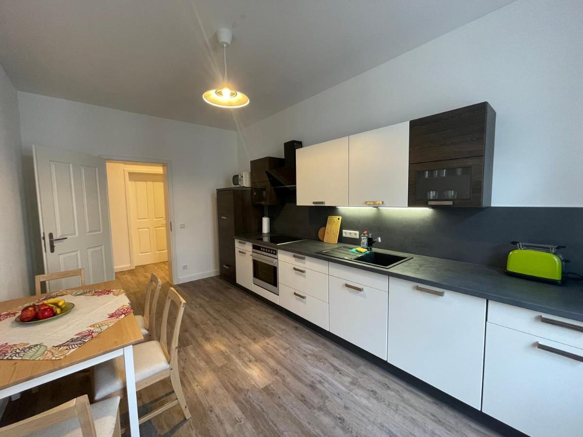 Boutique Hotel Pension Luisengruen Kueche 1Gbs Wlan Netflix Disney Magentatv Chemnitz Luaran gambar