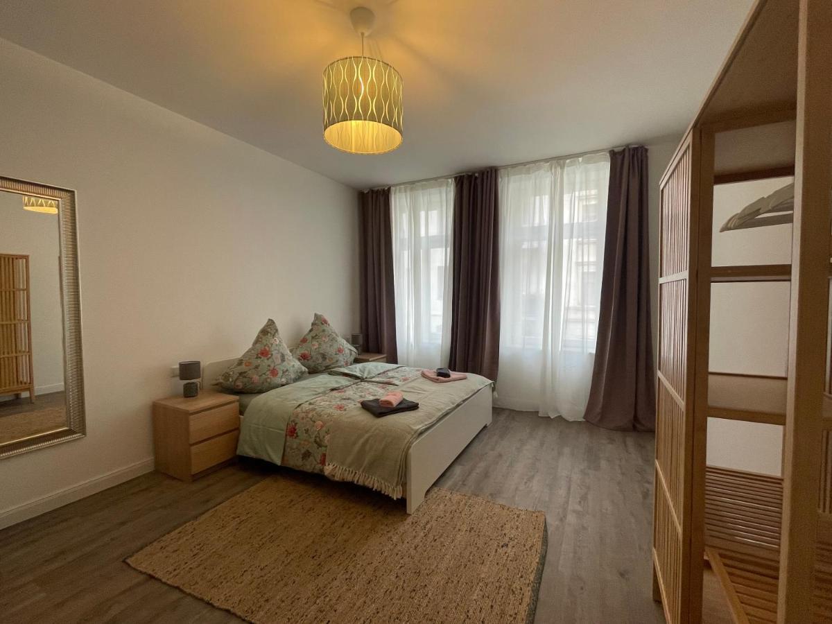 Boutique Hotel Pension Luisengruen Kueche 1Gbs Wlan Netflix Disney Magentatv Chemnitz Luaran gambar