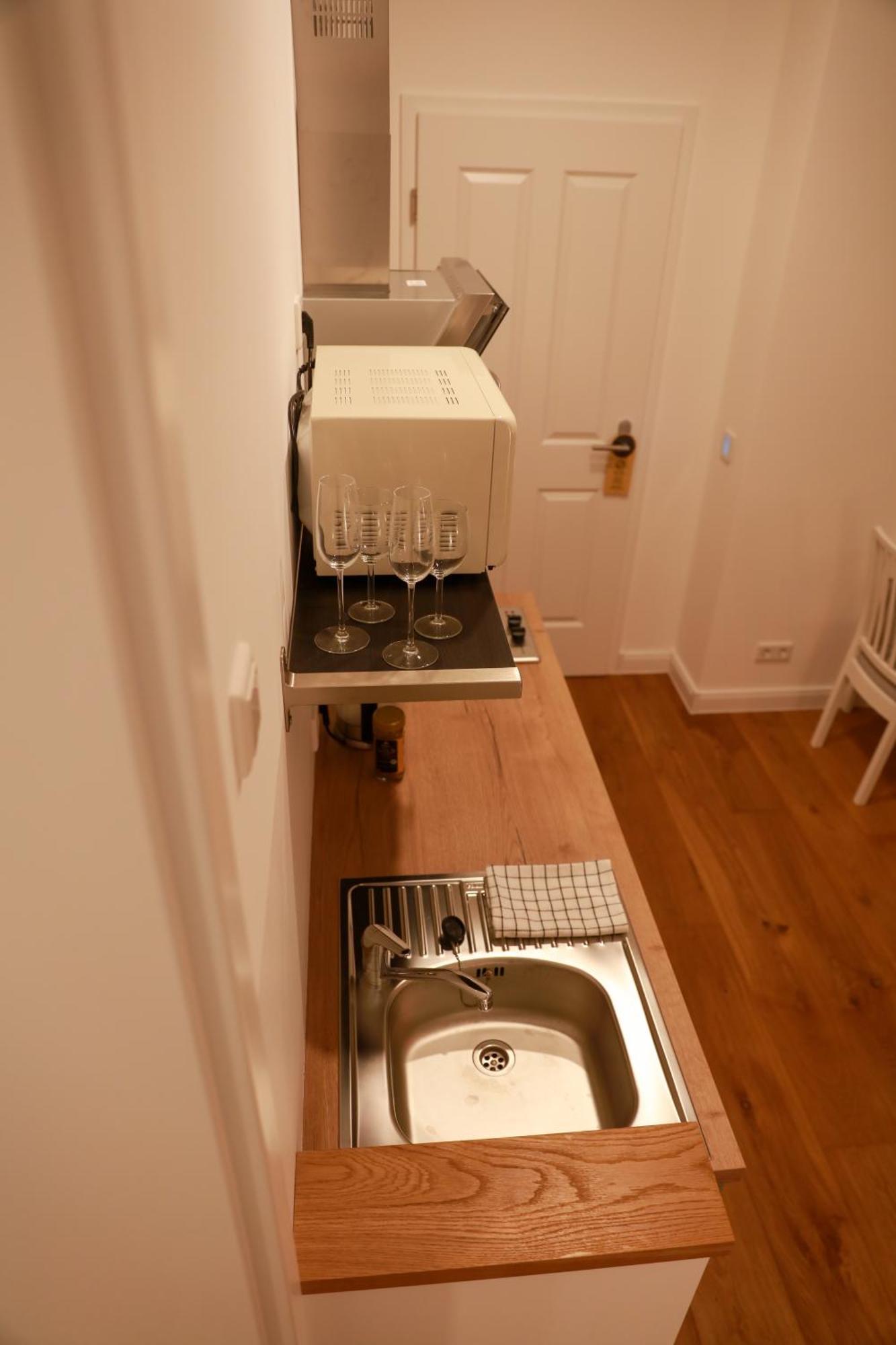 Boutique Hotel Pension Luisengruen Kueche 1Gbs Wlan Netflix Disney Magentatv Chemnitz Luaran gambar
