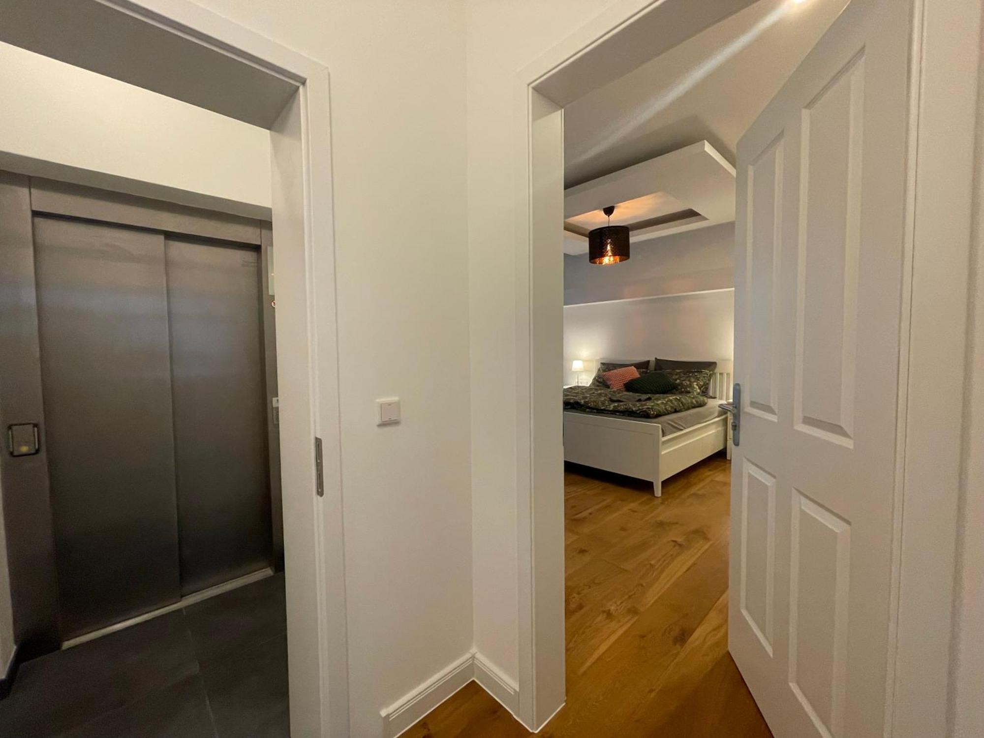 Boutique Hotel Pension Luisengruen Kueche 1Gbs Wlan Netflix Disney Magentatv Chemnitz Luaran gambar