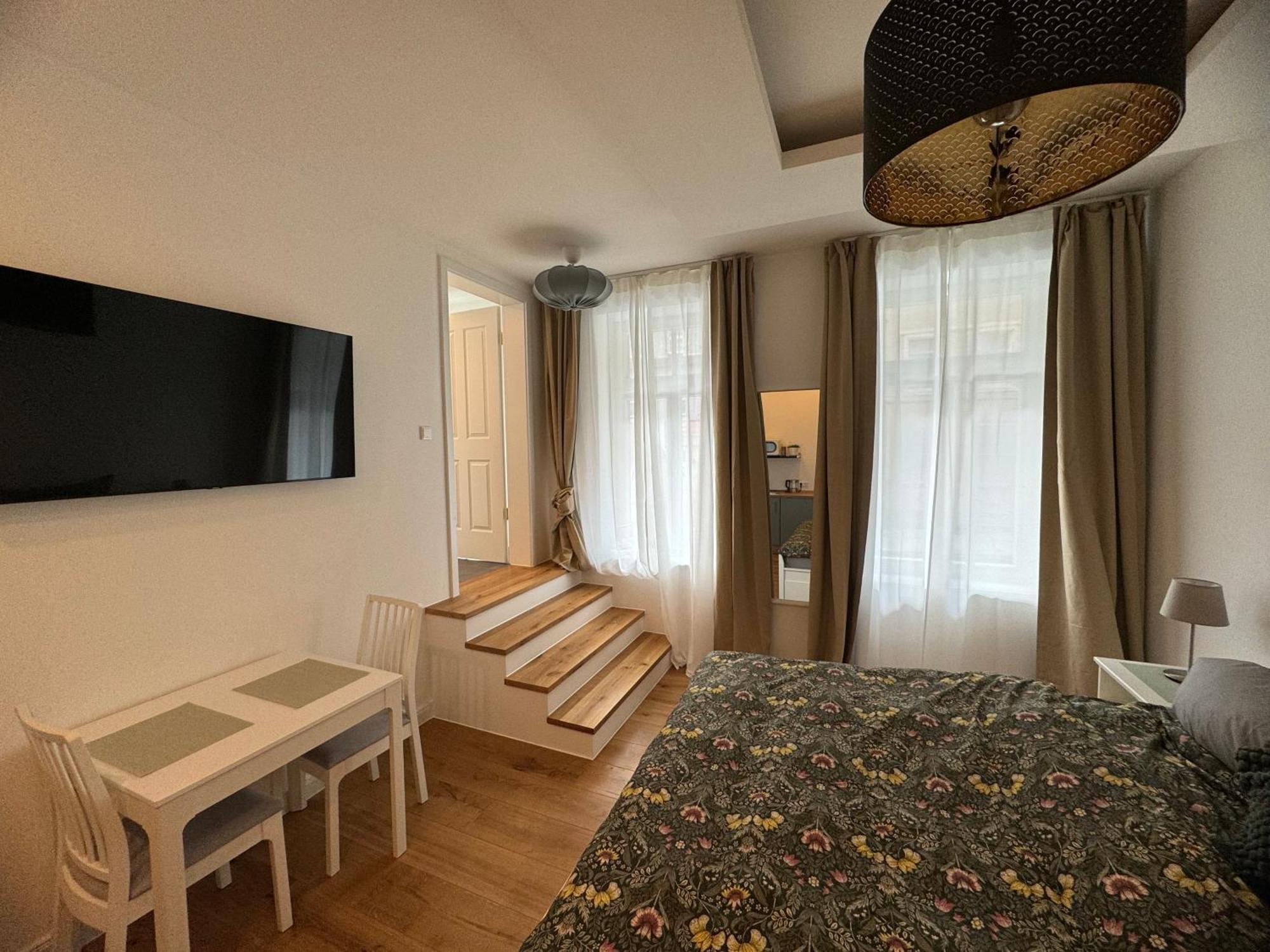 Boutique Hotel Pension Luisengruen Kueche 1Gbs Wlan Netflix Disney Magentatv Chemnitz Luaran gambar