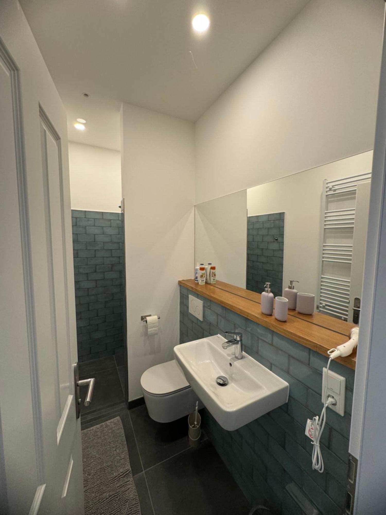Boutique Hotel Pension Luisengruen Kueche 1Gbs Wlan Netflix Disney Magentatv Chemnitz Luaran gambar