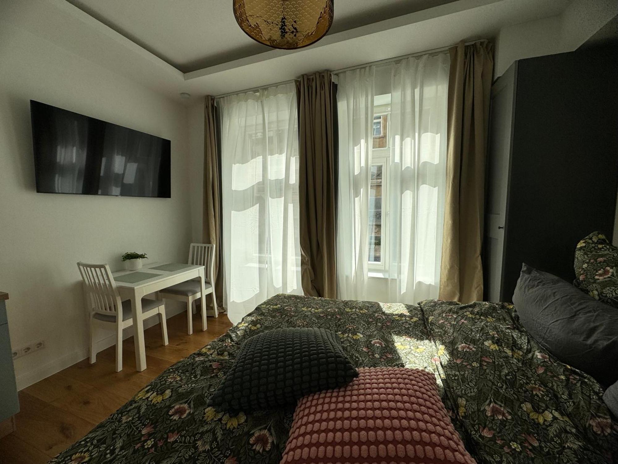 Boutique Hotel Pension Luisengruen Kueche 1Gbs Wlan Netflix Disney Magentatv Chemnitz Luaran gambar